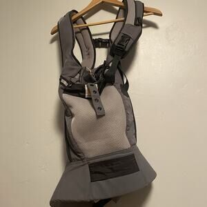 Ergobaby Performance Collection Baby  And Easy Snug Inf